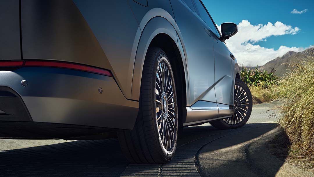 X9 - Rear Wheel Steering